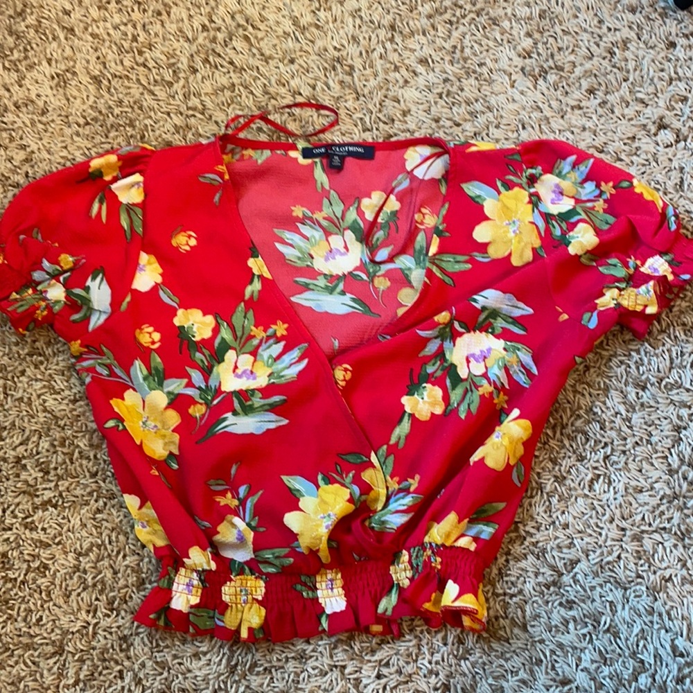 Cropped floral top
